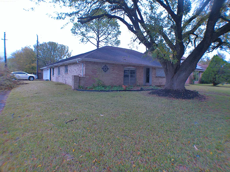 7322 W Fuqua Dr — Photo 2