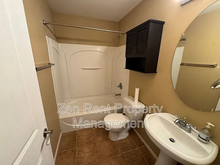 4062 E Windsor Dr — Photo 7