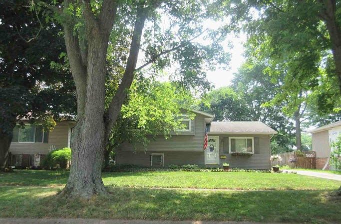 1st image of 141 Pinewood Dr