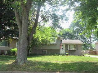 141 Pinewood Dr, Elyria, OH 44035