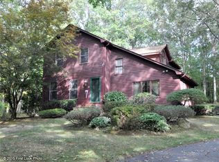 11 Tanglewood Rd, North Smithfield, RI 02896
