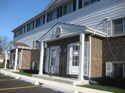 551 W Park Ave APT B, Libertyville, IL, 60048