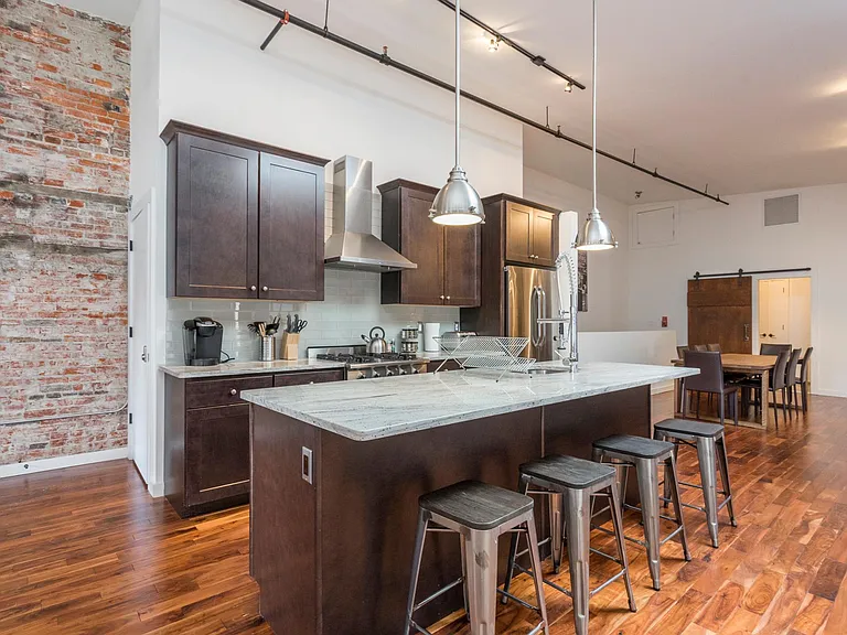 30 S 7th St #FURNISHED — Photo 10