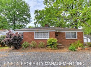 542 E Woodlawn Rd, Charlotte, NC 28209