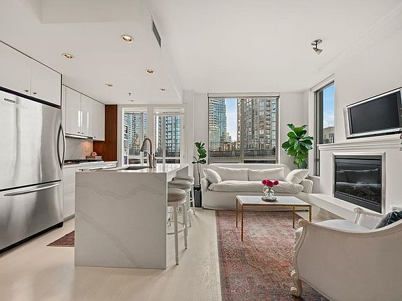 2nd image of 1005 Beach Ave #601