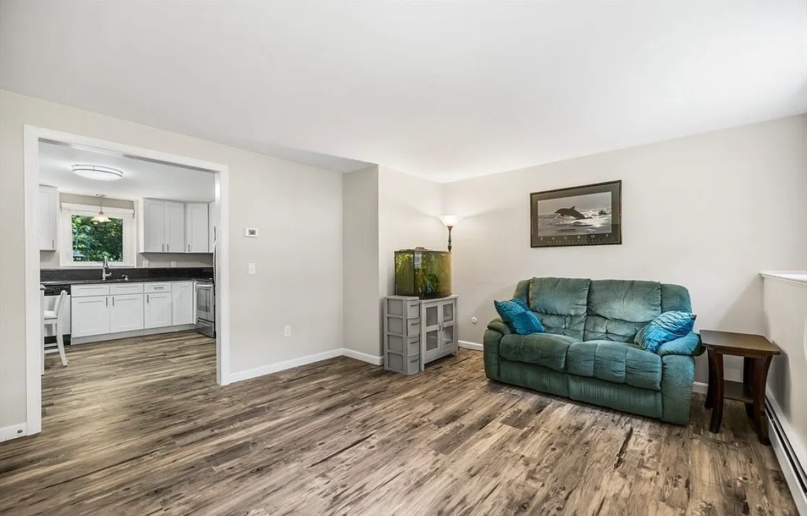 2 bed, 766 sqft, $2,174 — Photo 4
