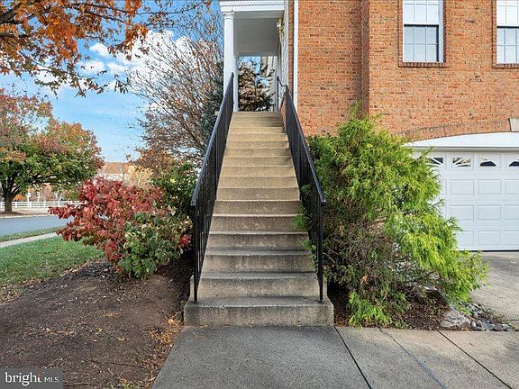 5th image of 43793 Steinbeck Sq