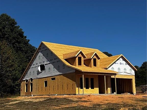 3rd image of 187 Reeds Ln