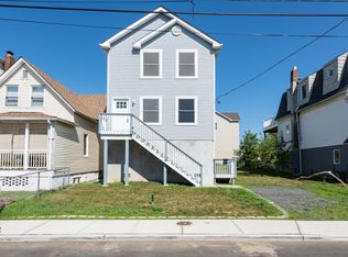 18 Valley St, Highlands, NJ 07732