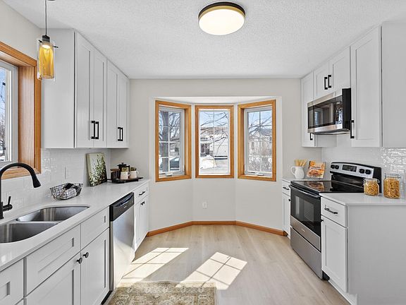 4th image of 10593 Able St NE