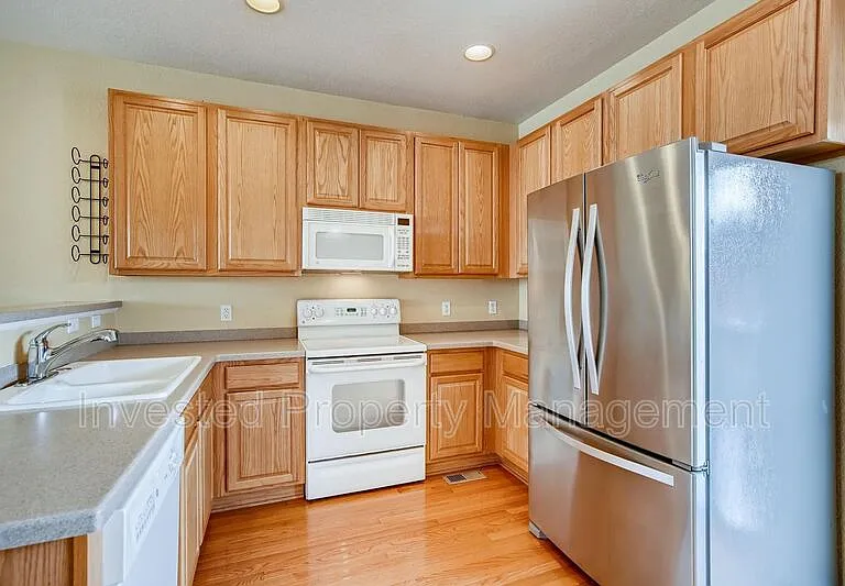 4061 W 118th Pl — Photo 4