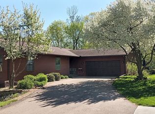 W4917 Wolf Ridge Ct, La crosse, WI 54601