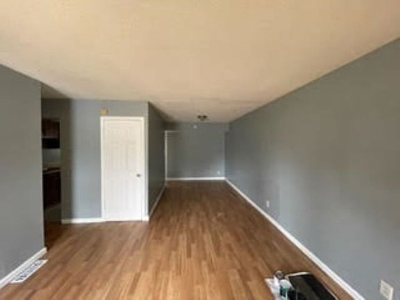 4th image of 10658 Dunkeld Cir