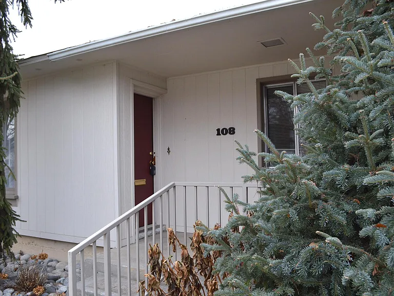 108 N Garfield Ave — Photo 2
