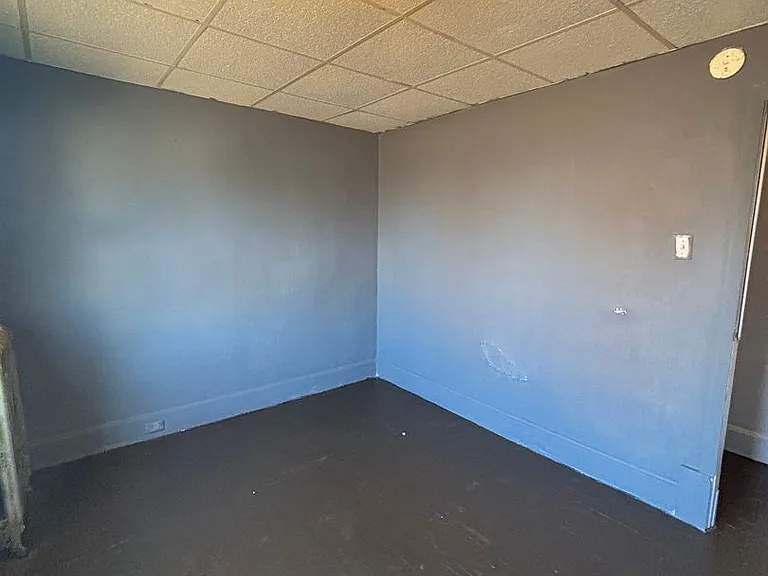 521-523 Dorothy Ave — Photo 12