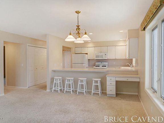 4th image of 7846 Oakmont Ct NE