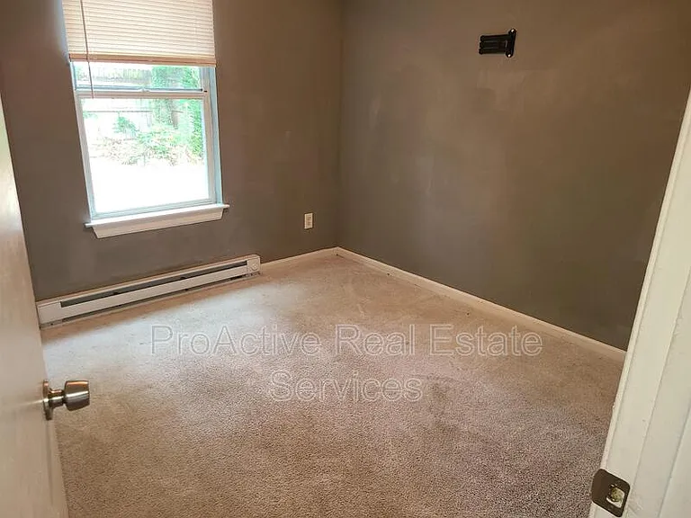 812 W 27th St #1 — Photo 6