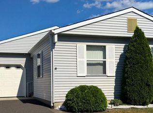 5 Yucatan Way, Toms River, NJ 08757