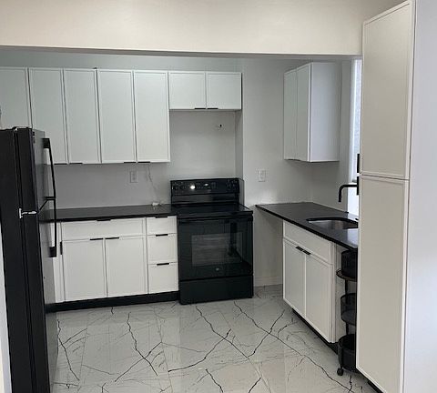 4th image of 229 Wellbrook Ave Floor 2