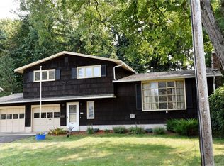 4036 Bel Harbor Dr, Liverpool, NY 13090