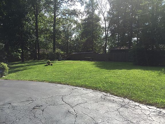 Large side yard