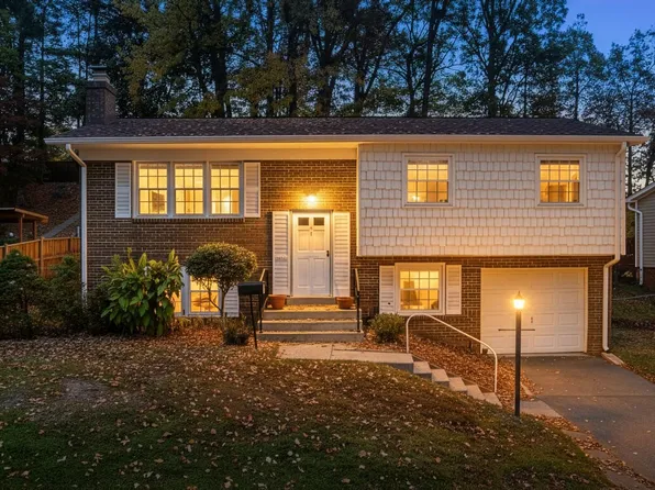 13652 Kingsman Rd, Woodbridge, VA 22193