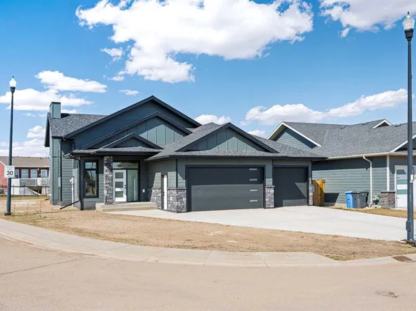 2715 S 73rd Ave #30, Lloydminster, AB T9V 3L8
