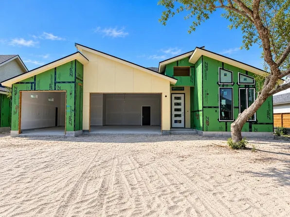 116 Forest Hls, Rockport, TX 78382