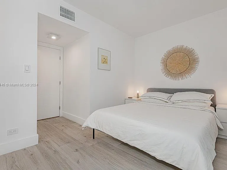 2301 Collins Ave #1115 — Photo 13