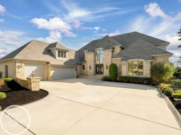 770 N Riverside Ave, Saint Clair, MI 48079