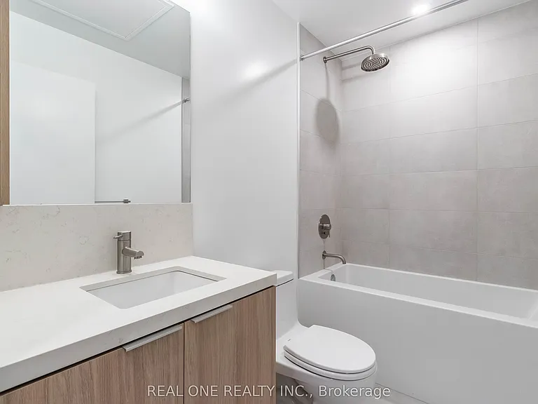 2020 Bathurst St #722 — Photo 26