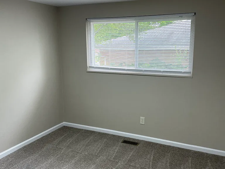 7431 Troy Manor Rd — Photo 12
