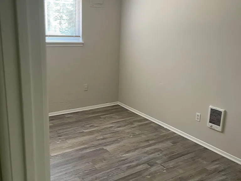 4520 NW Brencrest Dr #4 — Photo 5