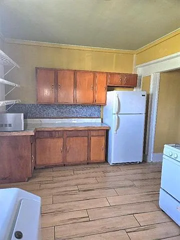 739 Austerlitz St #A — Photo 10