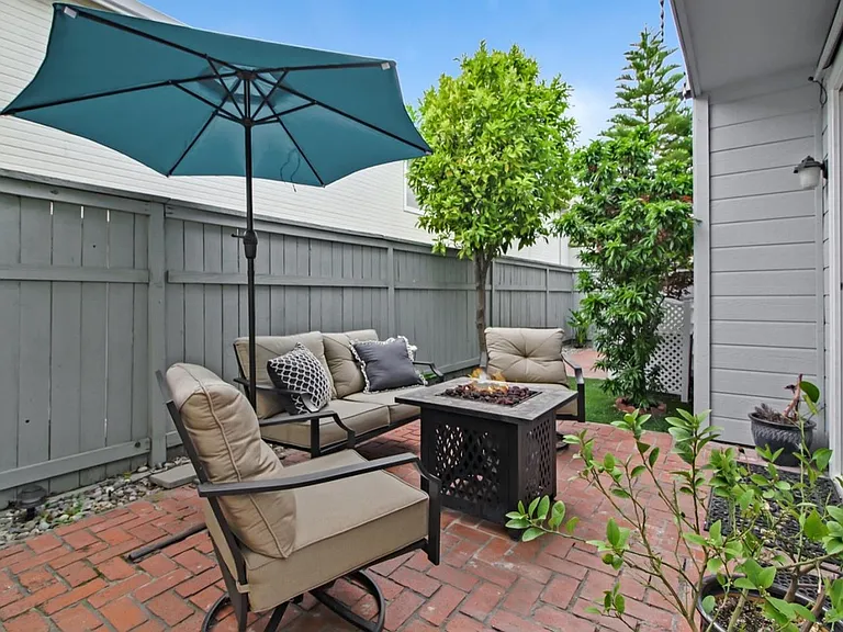 6043 Buffett Pl — Photo 37