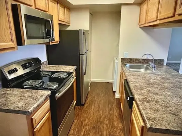 Stone Pointe Village