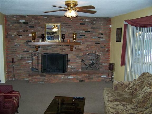 Spacious Living Rm