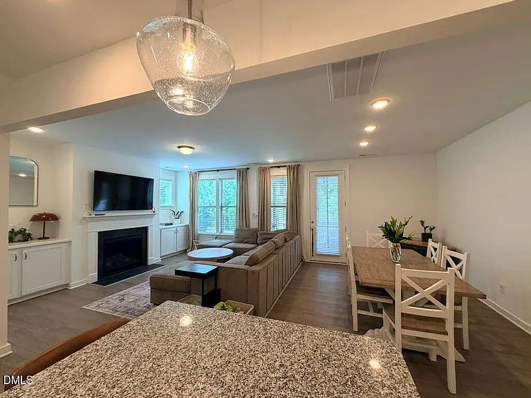 2222 Bohan Ct — Photo 10