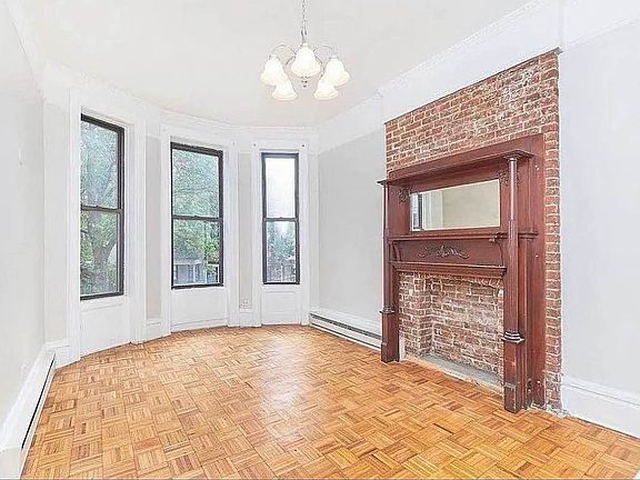 2nd image of 529 W 187th St APT 2