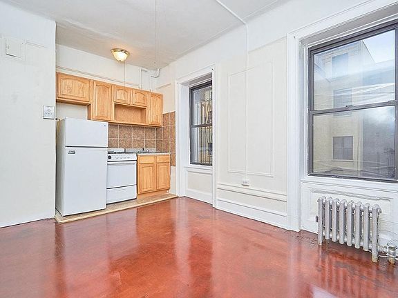 2nd image of 131 W 110th St APT 2G
