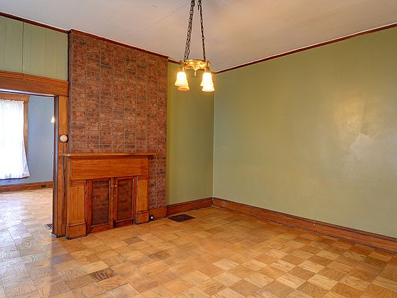 5th image of 109 La Belle St