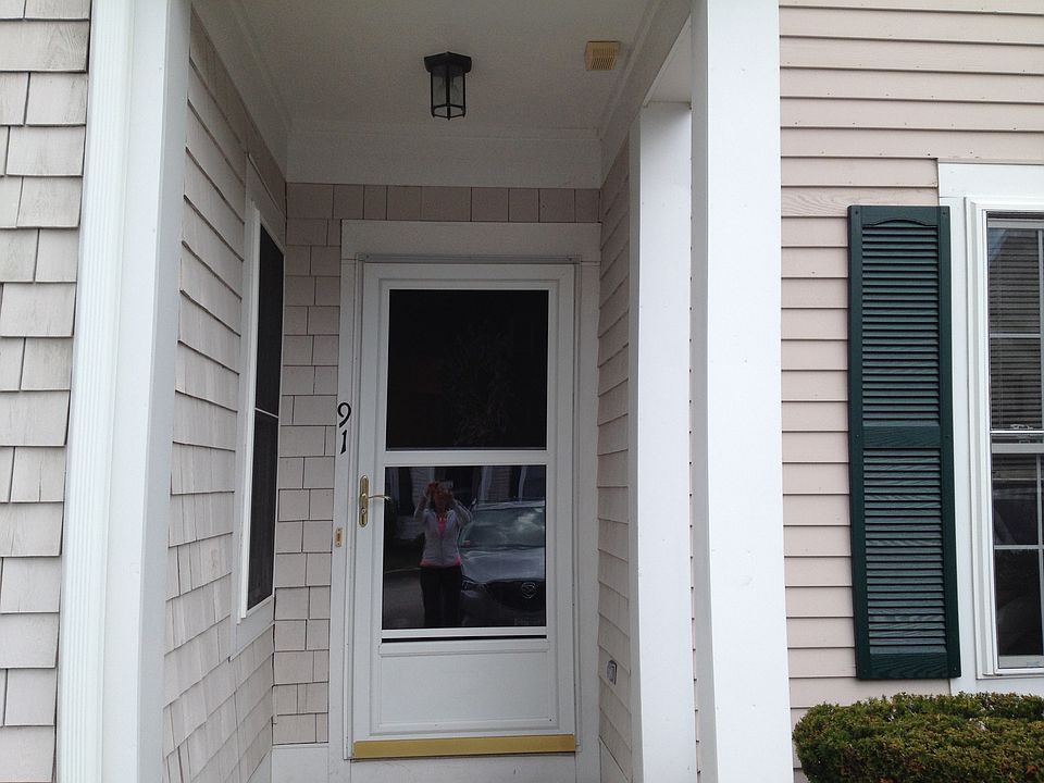 1st image of 91 Village Dr