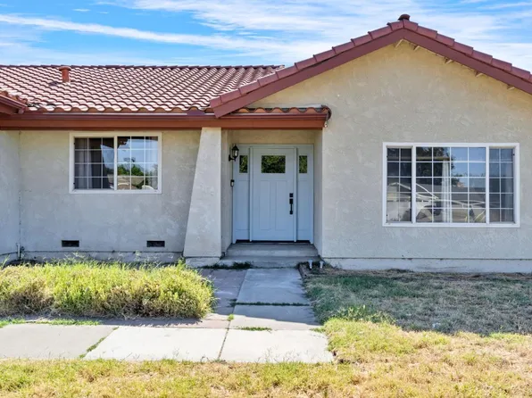 1182 Myrtle Pl, Lemoore, CA 93245