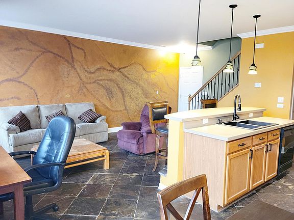 5th image of 221 Parkside Dr