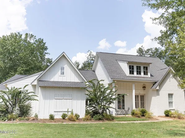 121 Lake Ridge Dr, Madison, MS 39110