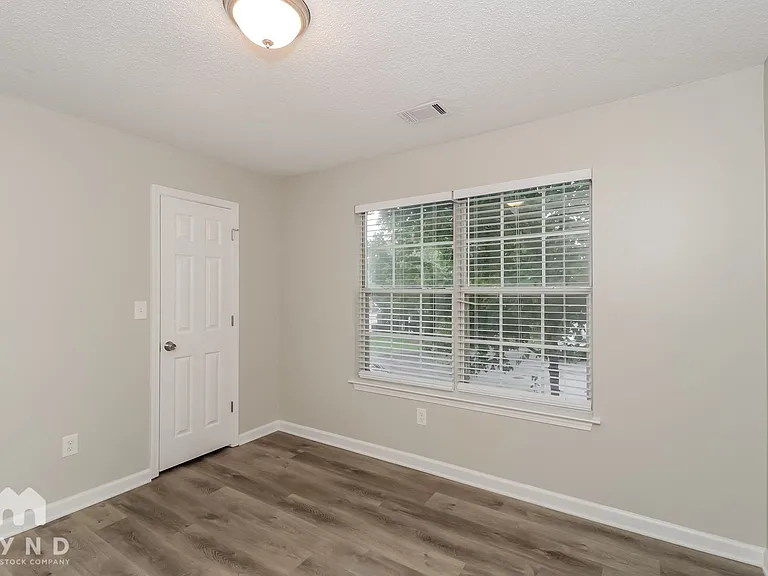 314 Summer Cv SW — Photo 11