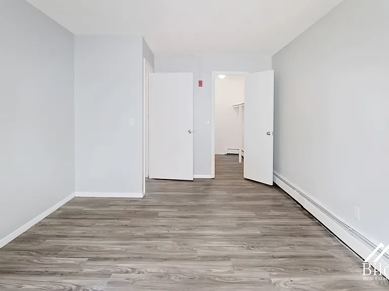 Northfield Manor Apartments — Photo 23