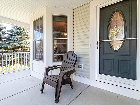 2nd image of 14 French Oaks Ln