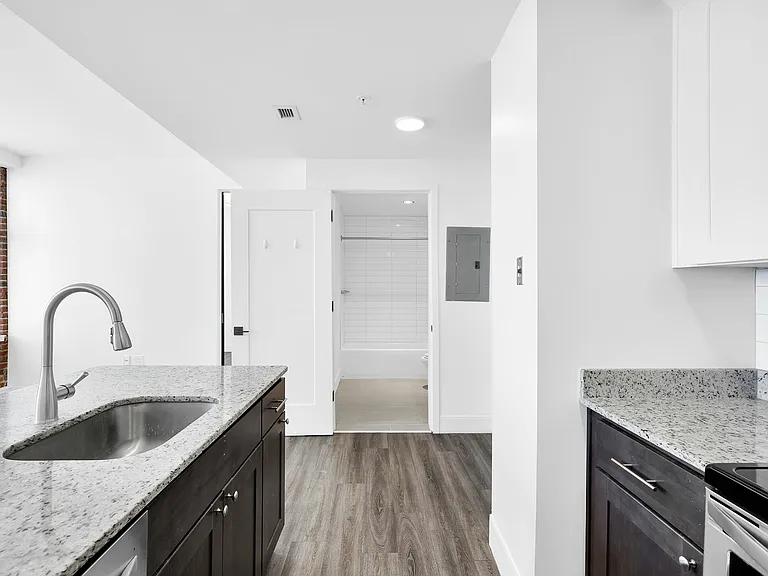 The Residences at Barnett — Photo 66