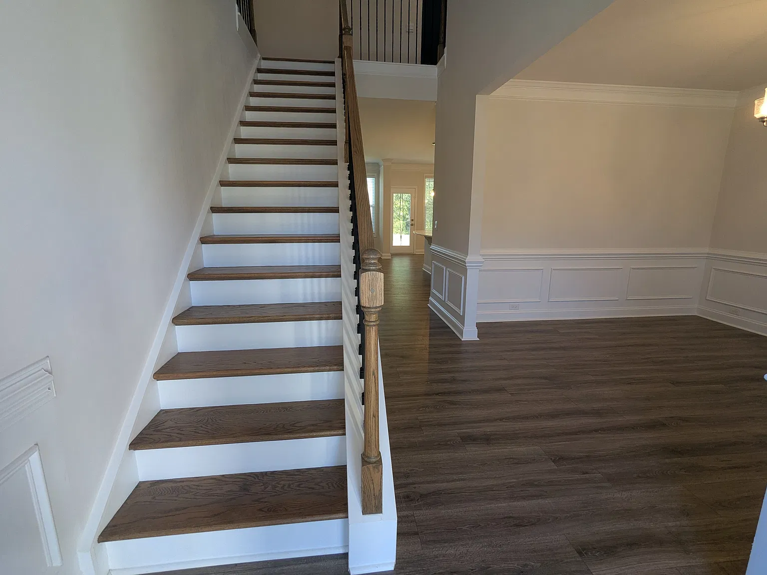 5 bed, 2561 sqft, $2,695 — Photo 3